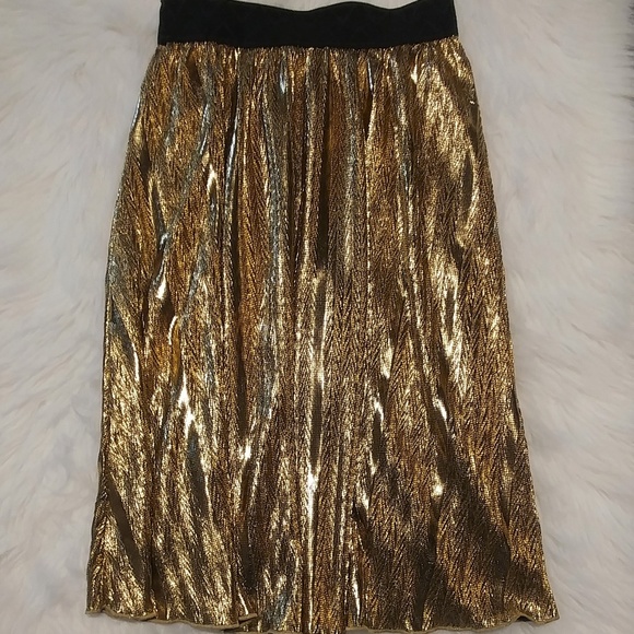LuLaRoe Dresses & Skirts - LuLaRoe Gold Skirt with Black Waist Band